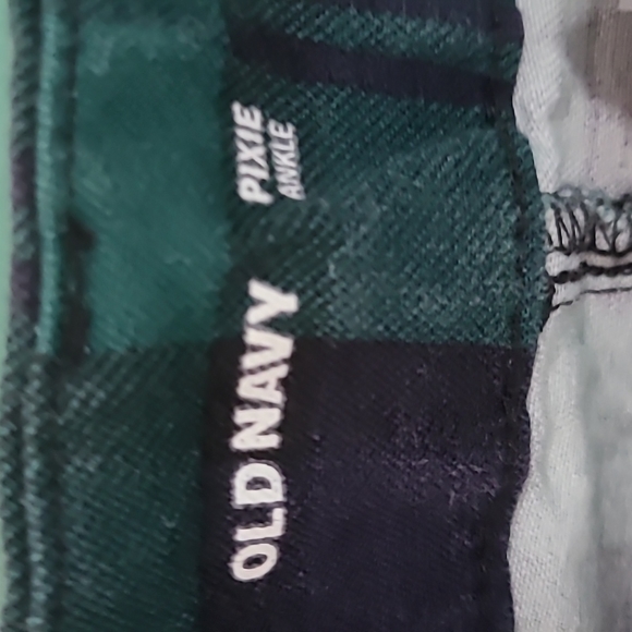 Old navy pixie ankle plaid pants - Picture 2 of 4